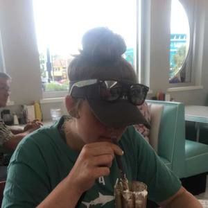 Meet your Posher, Abby